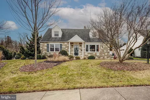 2 Northview Dr, Glenside, PA 19038