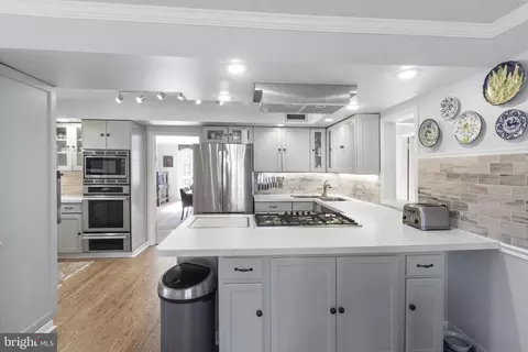 Kitchen - 437 Crescent Rd, Wyncote, PA 19095 photo 2 of 4