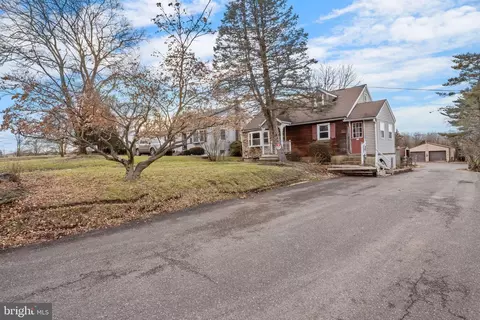 2787 N Charlotte St, Gilbertsville, PA 19525
