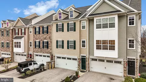 142 Moorehead, West Conshohocken, PA 19428