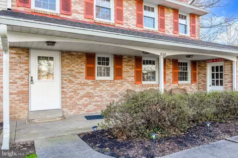 1638 Larchwood Dr, Blue Bell, PA 19422