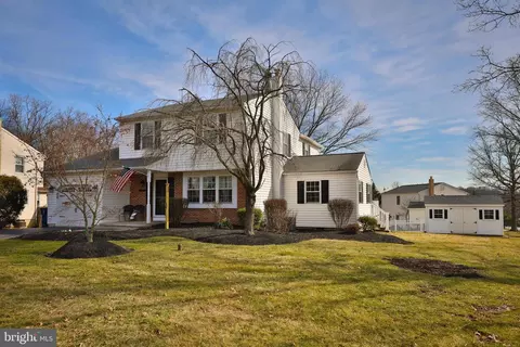 1901 Parkside Ln, Harleysville, PA 19438