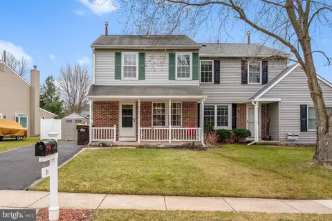 51 Wynmere Dr, Horsham, PA 19044