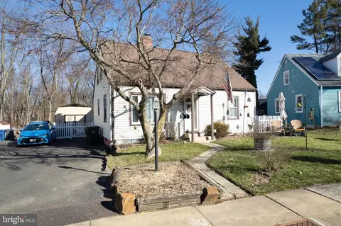 2215 Woodland Rd, Abington, PA 19001
