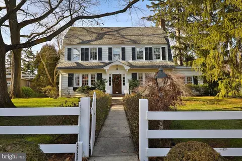 1338 Wheatsheaf Ln, Abington, PA 19001