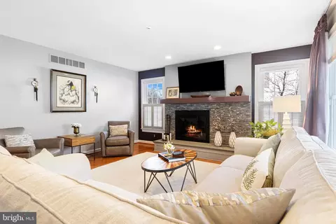 Living - 721 Outpost Cir, Wayne, PA 19087 photo 6 of 7