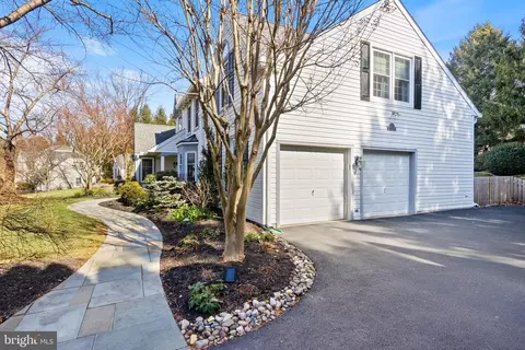 Exterior - 721 Outpost Cir, Wayne, PA 19087 photo 3 of 7