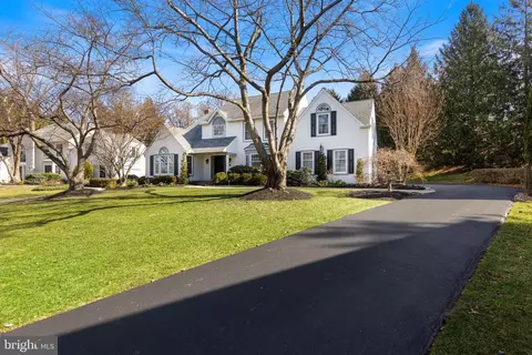 Exterior - 721 Outpost Cir, Wayne, PA 19087 photo 2 of 7