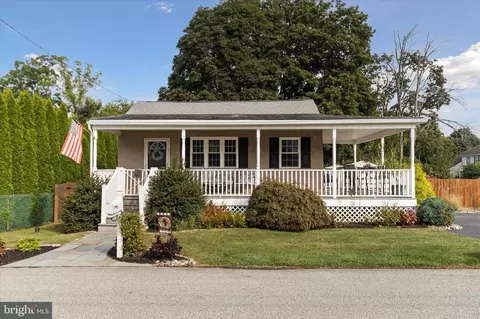 105 S Barry Ave, Norristown, PA 19403