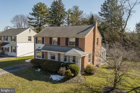 3010 Edmonds Rd, Lafayette Hill, PA 19444