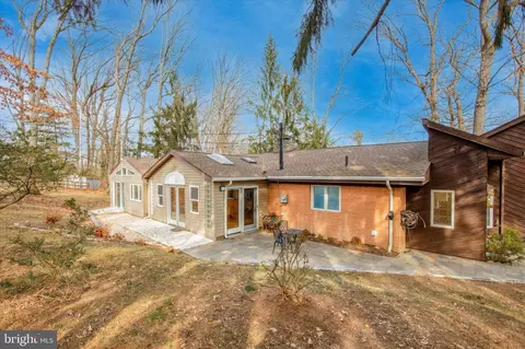 Exterior - 455 Sharon Dr, Wayne, PA 19087 photo 5 of 10