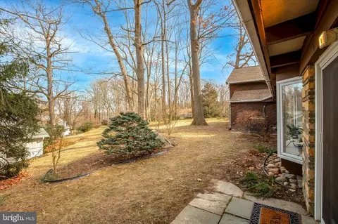 Exterior - 455 Sharon Dr, Wayne, PA 19087 photo 7 of 10