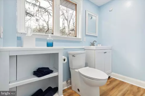 Bath - 455 Sharon Dr, Wayne, PA 19087 photo 1 of 3