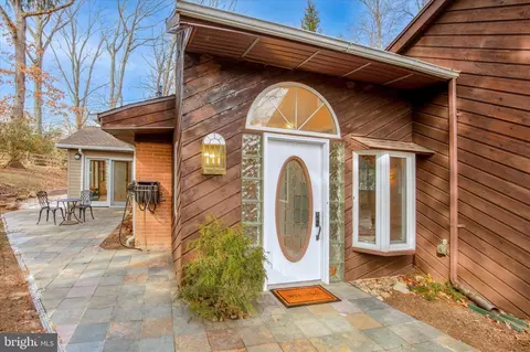 Exterior - 455 Sharon Dr, Wayne, PA 19087 photo 3 of 10