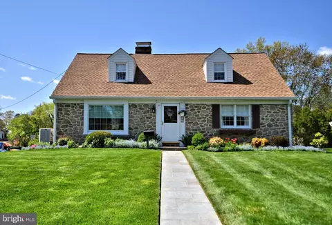 201 Twining Rd, Oreland, PA 19075