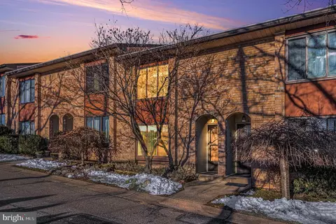 1206 Stonybrook Dr, Jeffersonville, PA 19403