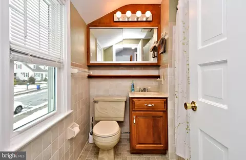 Bath - 961 S Hills Blvd, Pottstown, PA 19464 photo 1 of 1