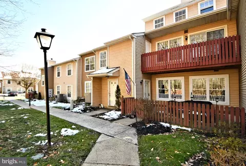 34 Woodbine Ct, Horsham, PA 19044