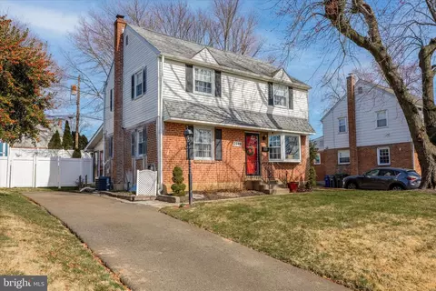2949 Banner Rd, Willow Grove, PA 19090