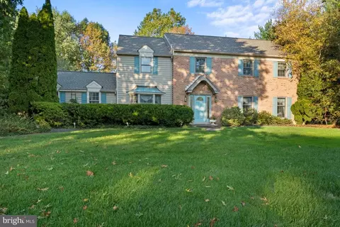 901 Cross Ln, Blue Bell, PA 19422