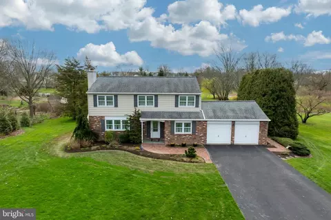 876 Juniper Cir, Harleysville, PA 19438