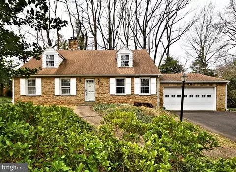 8208 Jenkintown Rd, Elkins Park, PA 19027