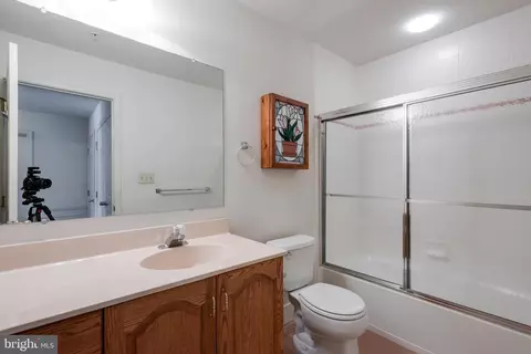 Bath - 1106 Brians Way, Wayne, PA 19087 photo 4 of 4