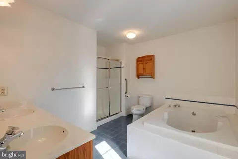 Bath - 1106 Brians Way, Wayne, PA 19087 photo 2 of 4