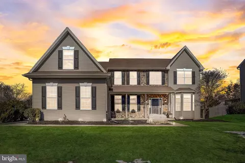 57 Lynrose Cir, Schwenksville, PA 19473