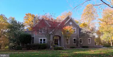 5 Stevens Ct, Lafayette Hill, PA 19444