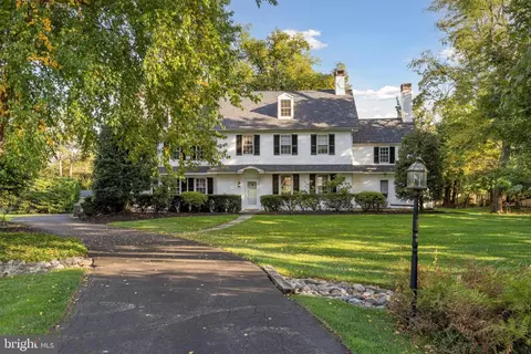 99 Crab Apple Ln, Hatboro, PA 19040