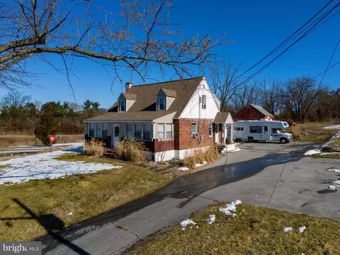 1587 Farmington Ave, Pottstown, PA 19464