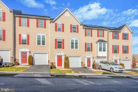 404 Susan Cir, North Wales, PA 19454