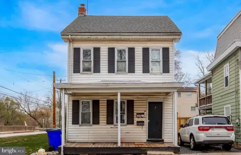 3 Chestnut St, Pottstown, PA 19464
