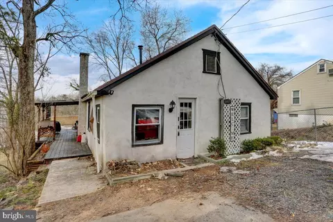 1017 Farmington Ave, Pottstown, PA 19464