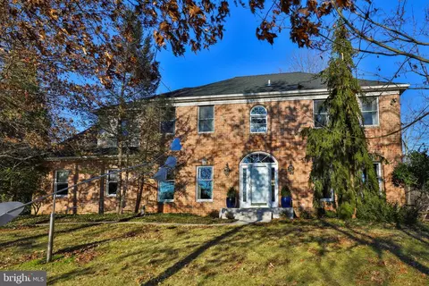 700 Whitney Dr, Blue Bell, PA 19422