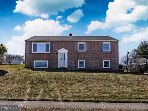 679 Lukens Ln, King Of Prussia, PA 19406