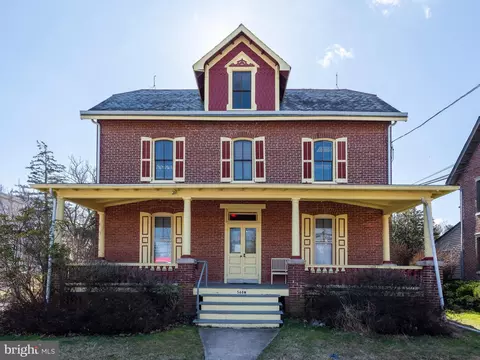 568 W Main St, Trappe, PA 19426