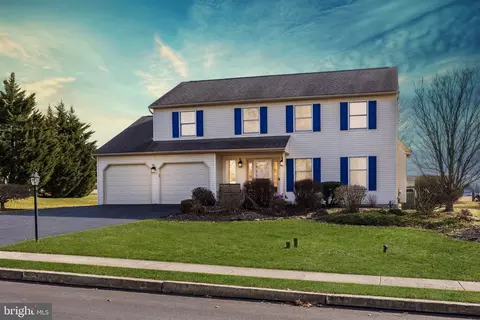 206 Lorraine Dr, Royersford, PA 19468