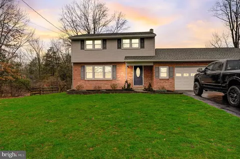 2507 Sanatoga Rd, Gilbertsville, PA 19525