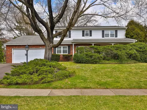 3025 David Dr, Abington, PA 19001