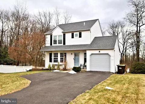 132 Preston Dr, North Wales, PA 19454