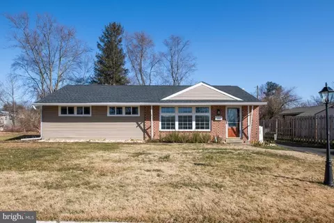 2803 Omega Pl, Abington, PA 19001