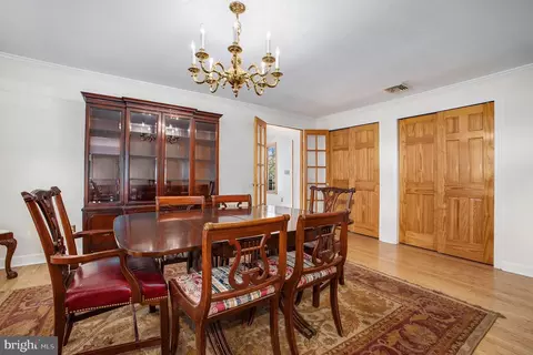 Dining - 537 Bob White Ter, Wayne, PA 19087 photo 2 of 4