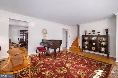 Living - 537 Bob White Ter, Wayne, PA 19087 photo 3 of 5