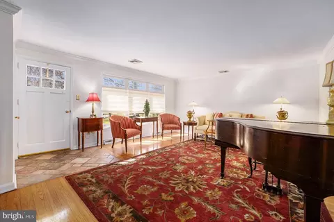 Living - 537 Bob White Ter, Wayne, PA 19087 photo 1 of 5