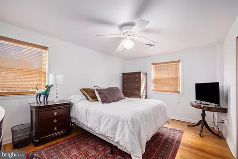 Bedroom - 537 Bob White Ter, Wayne, PA 19087 photo 3 of 5