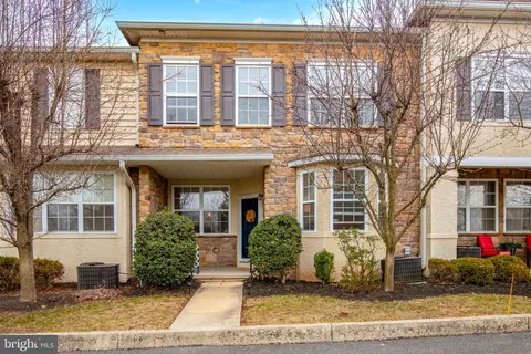 230 State St #5, East Greenville, PA 18041