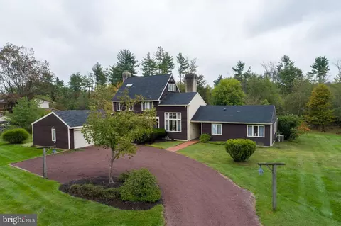 880 Brandon Ln, Schwenksville, PA 19473