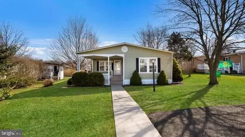 335 Woodstream Way, North Wales, PA 19454